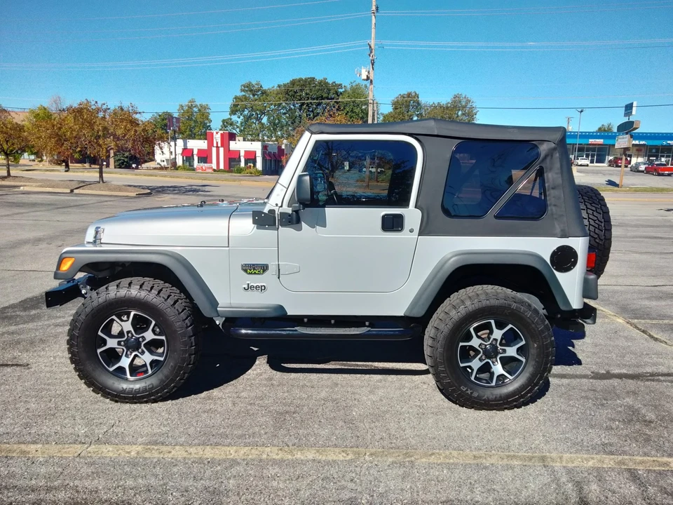 2004 Jeep TJ Wrangler - Image 2 of 31