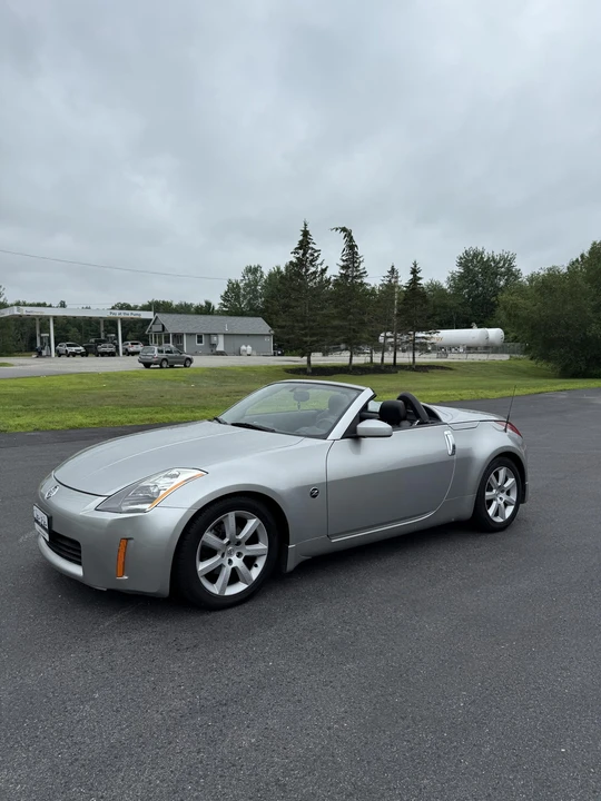 2004 Nissan 350Z 5th Gen - Image 2 of 31