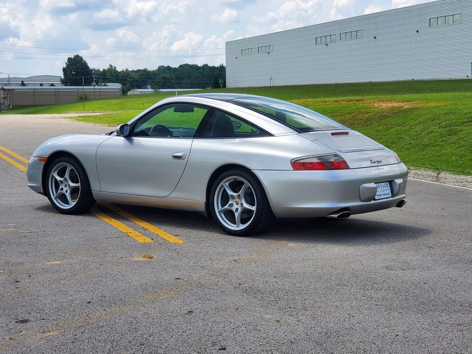 2004 Porsche 996 Carrera - Image 9 of 31