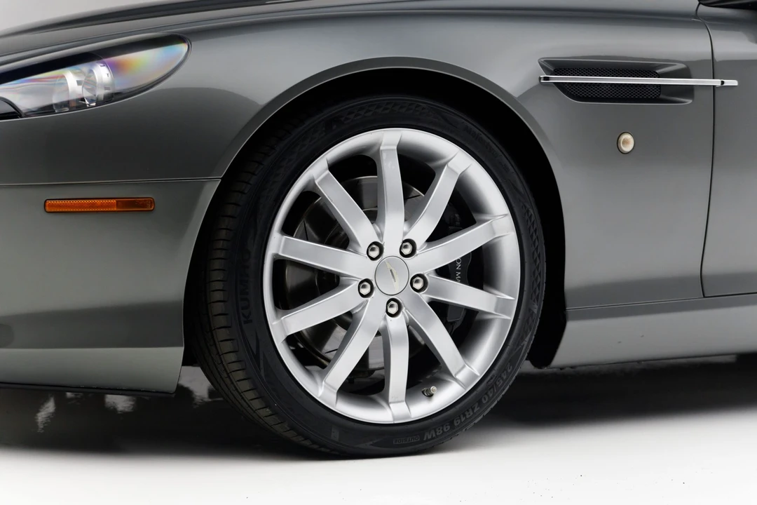2005 Aston Martin DB9 - Image 29 of 31