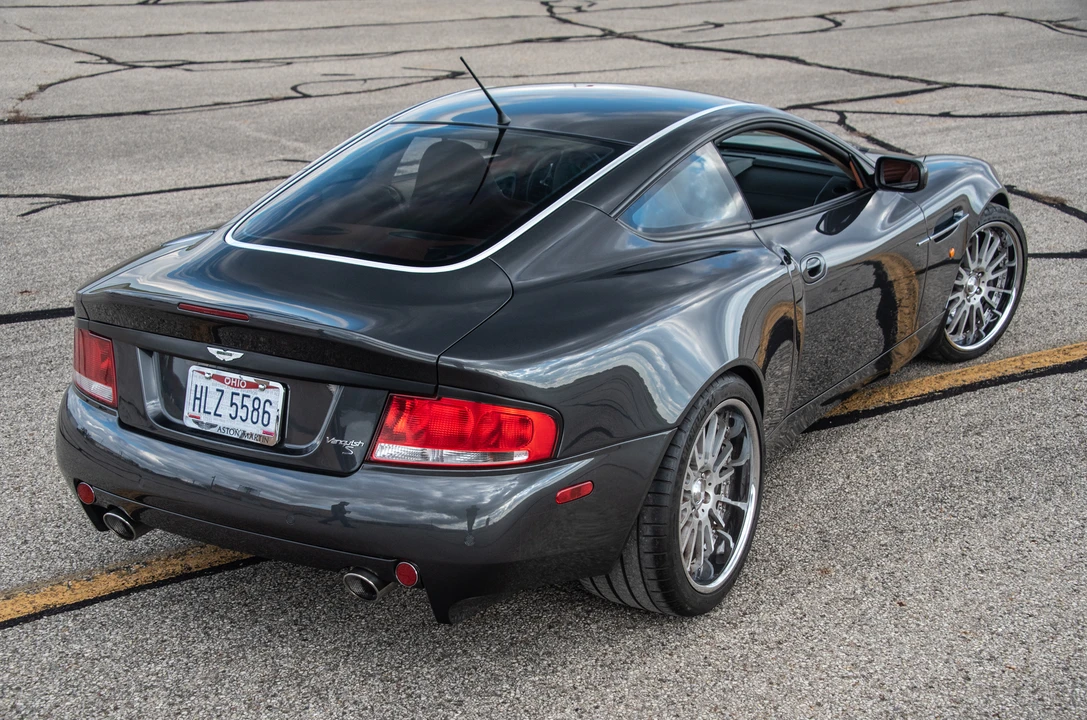 2005 Aston Martin Vanquish 1st Gen - Image 16 of 31