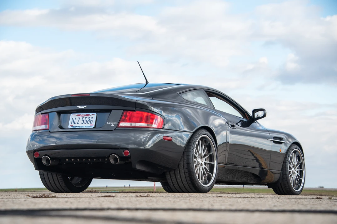 2005 Aston Martin Vanquish 1st Gen - Image 18 of 31