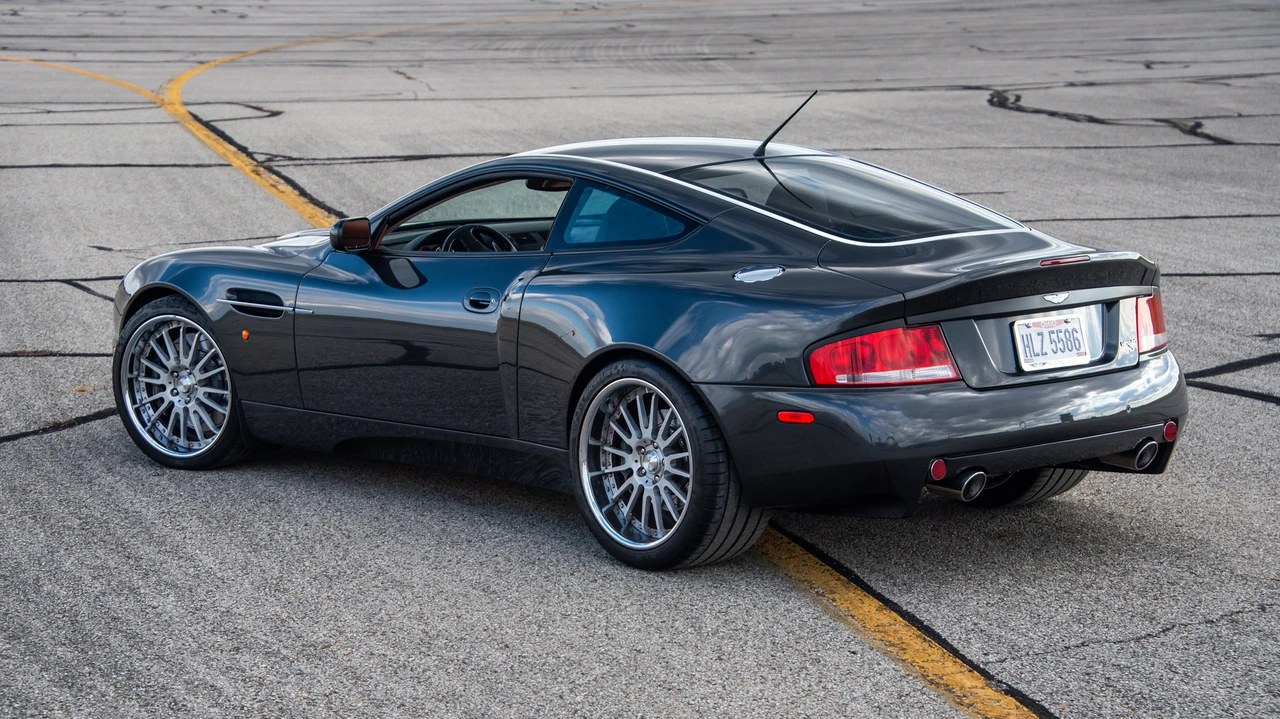 2005 Aston Martin Vanquish 1st Gen - Image 11 of 31