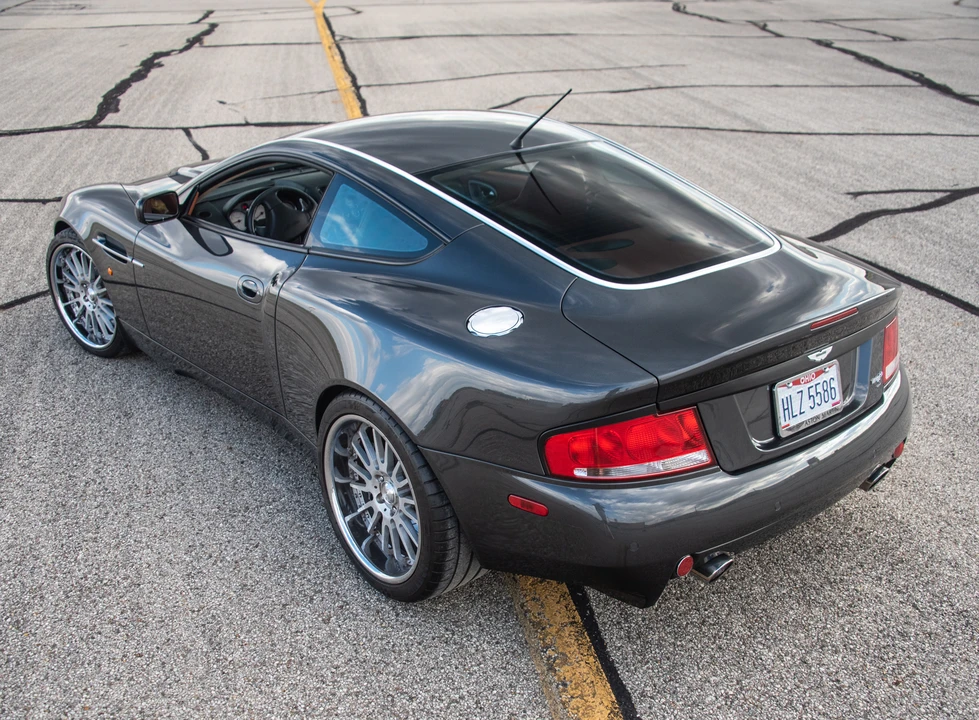 2005 Aston Martin Vanquish 1st Gen - Image 12 of 31