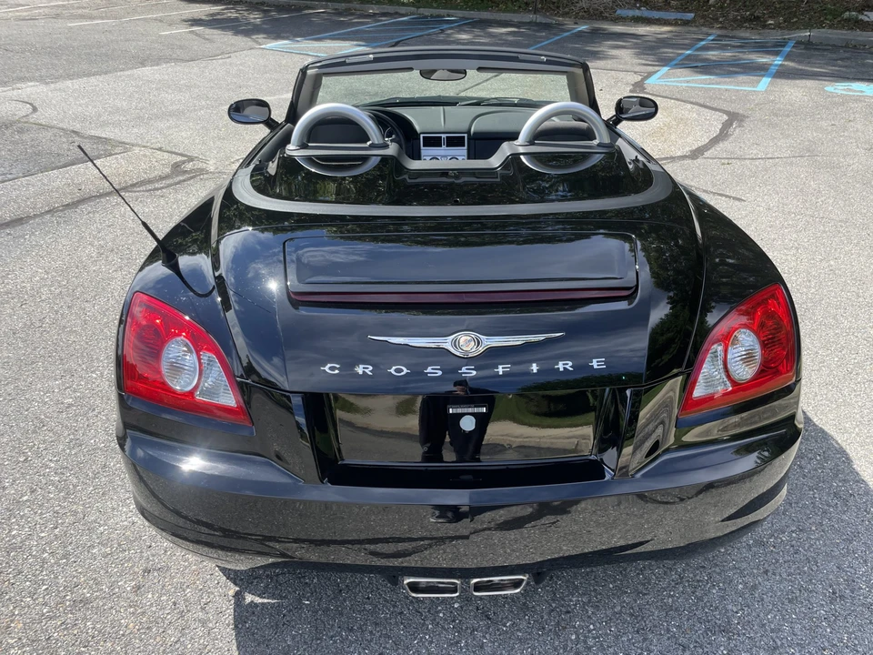 2005 Chrysler Crossfire - Image 6 of 31