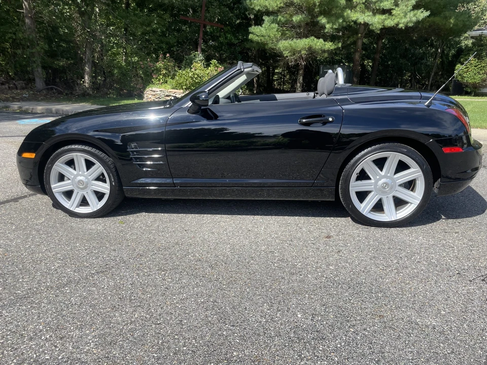 2005 Chrysler Crossfire - Image 3 of 31