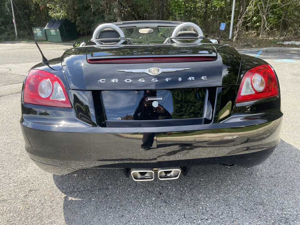 2005 Chrysler Crossfire - Image 7 of 31