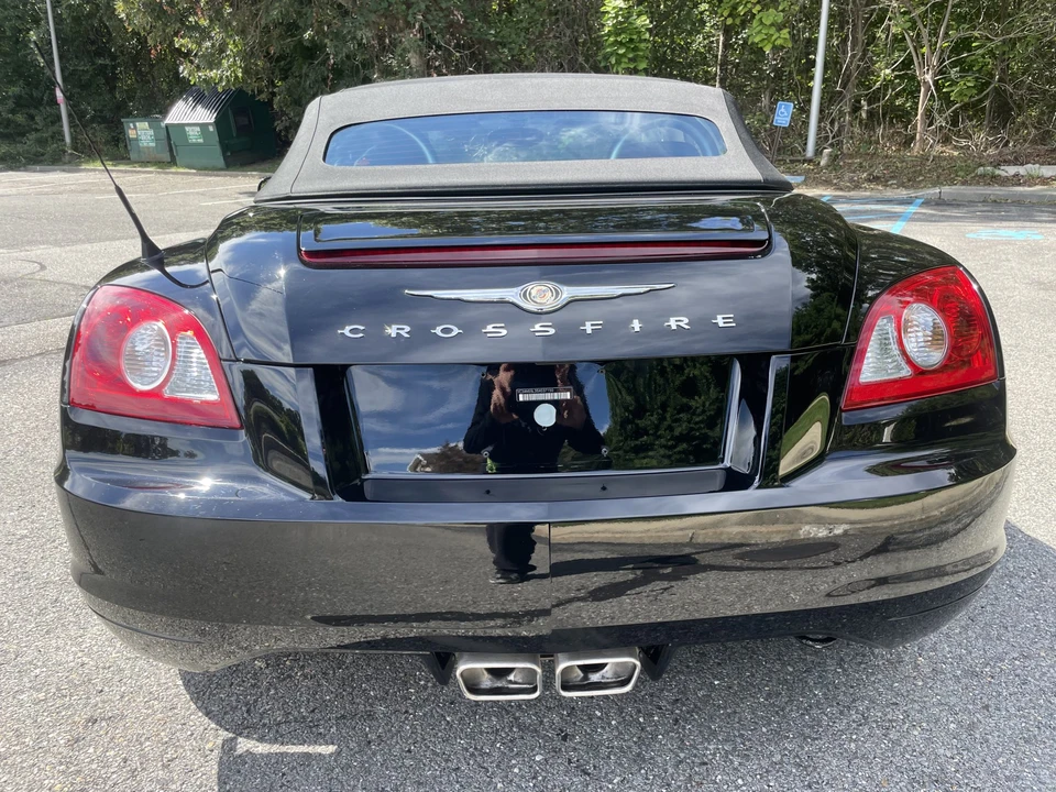 2005 Chrysler Crossfire - Image 17 of 31
