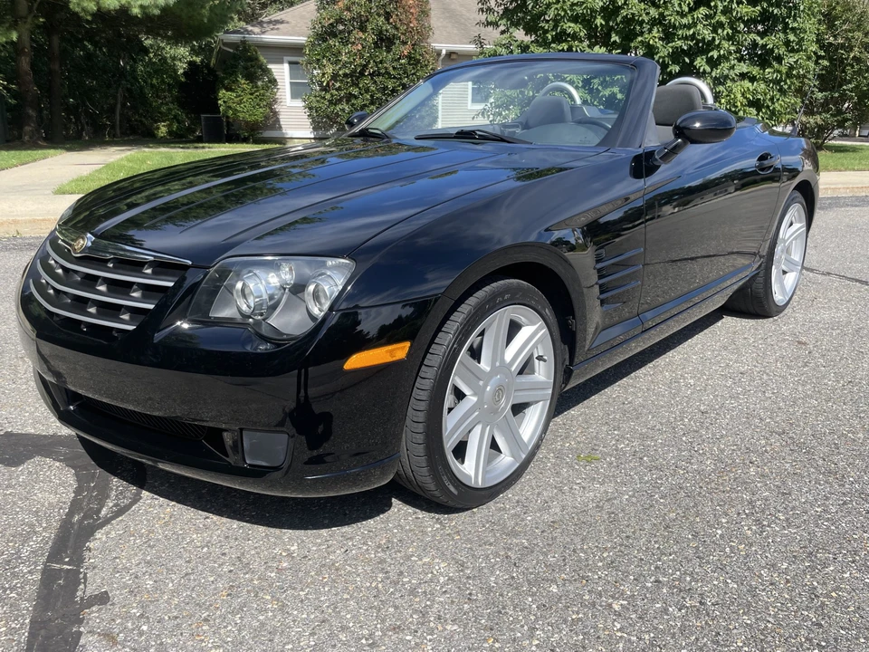 2005 Chrysler Crossfire - Image 2 of 31