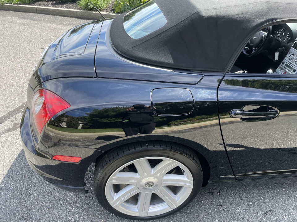 2005 Chrysler Crossfire - Image 25 of 31