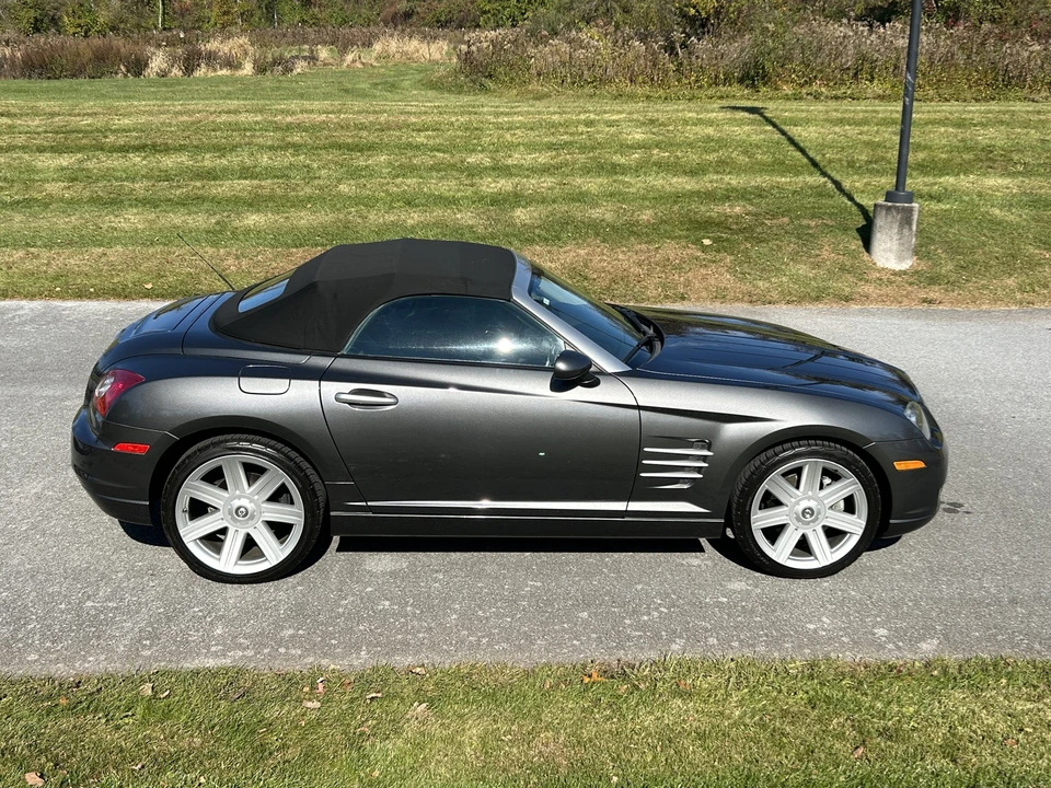 2005 Chrysler Crossfire - Image 7 of 31