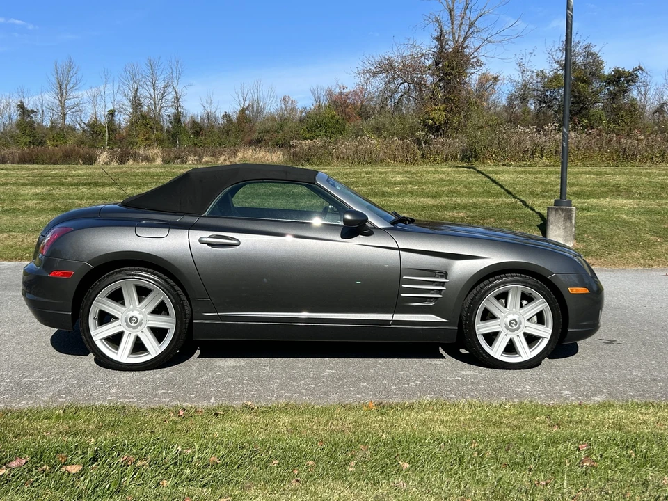2005 Chrysler Crossfire - Image 6 of 31