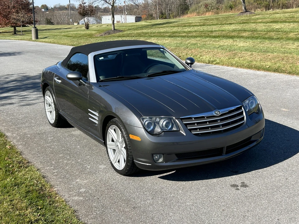 2005 Chrysler Crossfire - Image 2 of 31
