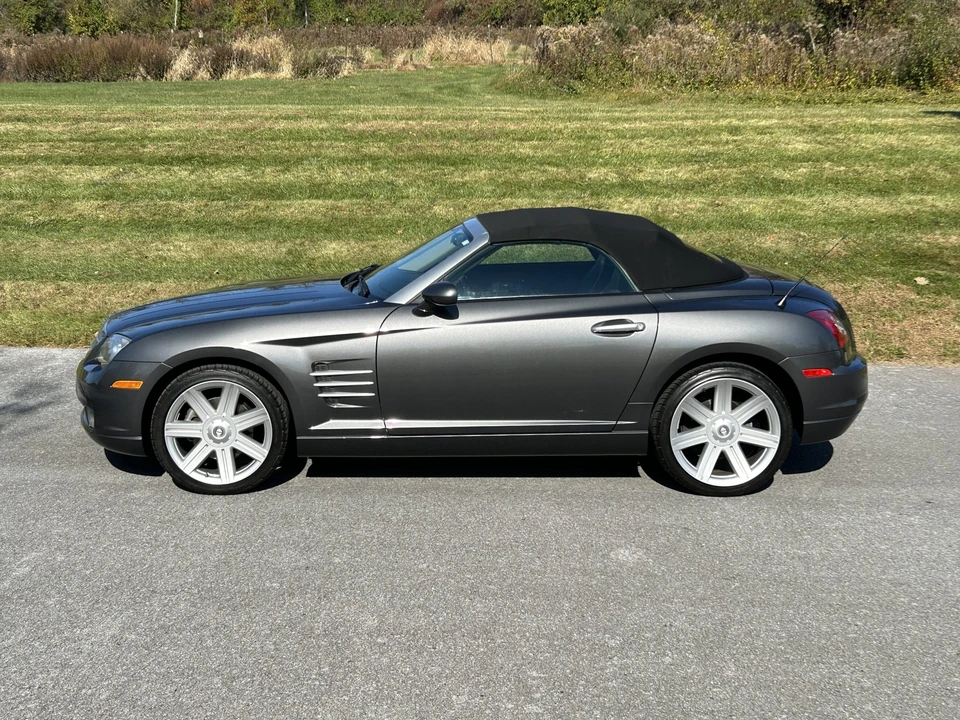 2005 Chrysler Crossfire - Image 16 of 31