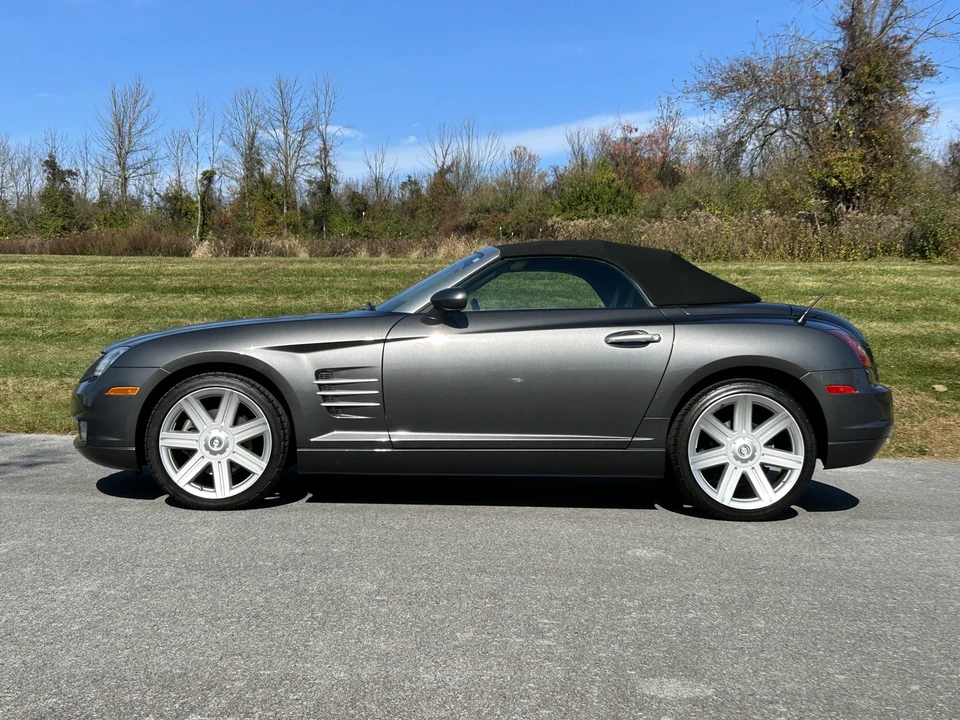 2005 Chrysler Crossfire - Image 16 of 31
