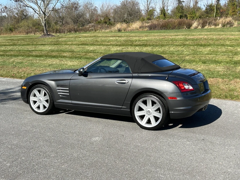 2005 Chrysler Crossfire - Image 12 of 31