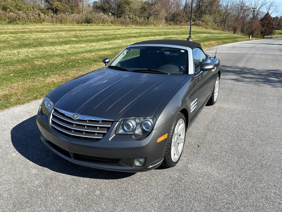 2005 Chrysler Crossfire - Image 23 of 31