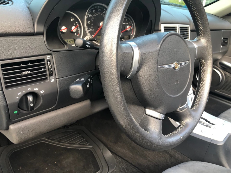 2005 Chrysler Crossfire - Image 26 of 31