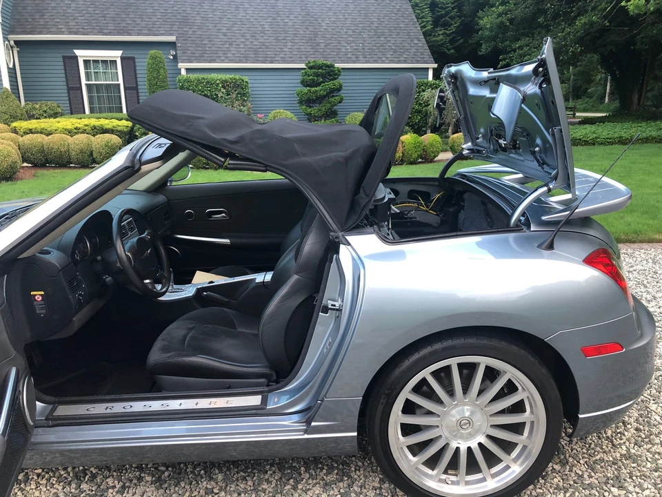 2005 Chrysler Crossfire - Image 19 of 31