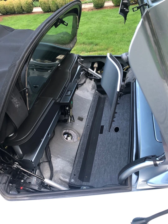 2005 Chrysler Crossfire - Image 20 of 31