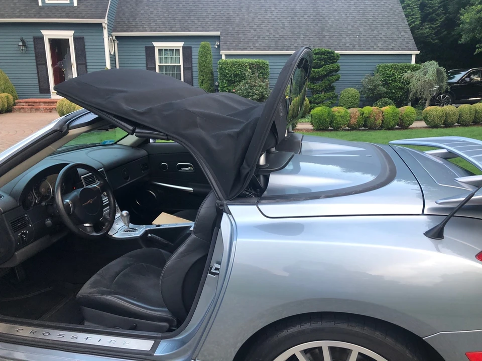 2005 Chrysler Crossfire - Image 18 of 31