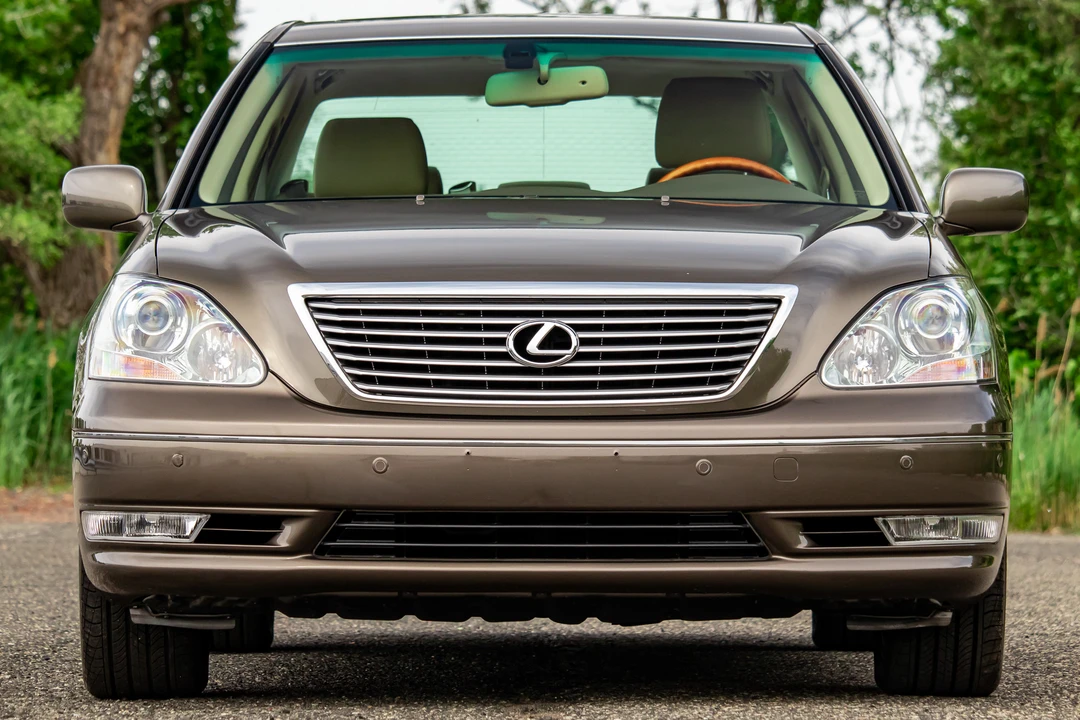 2005 Lexus LS 3rd Gen - Image 7 of 31
