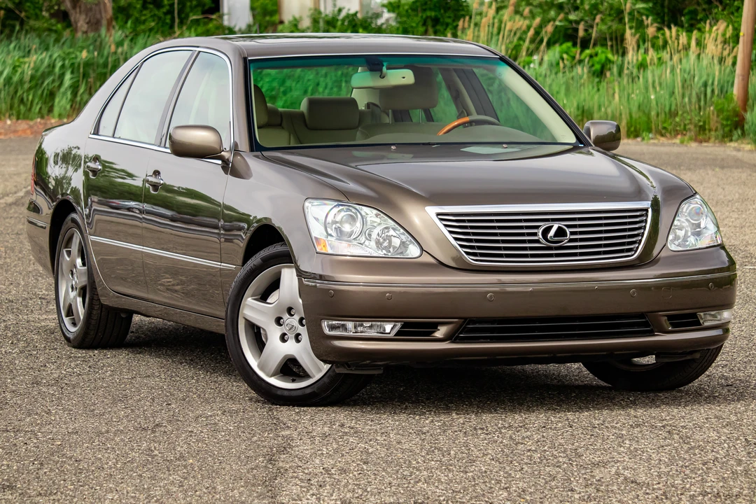 2005 Lexus LS 3rd Gen - Image 9 of 31