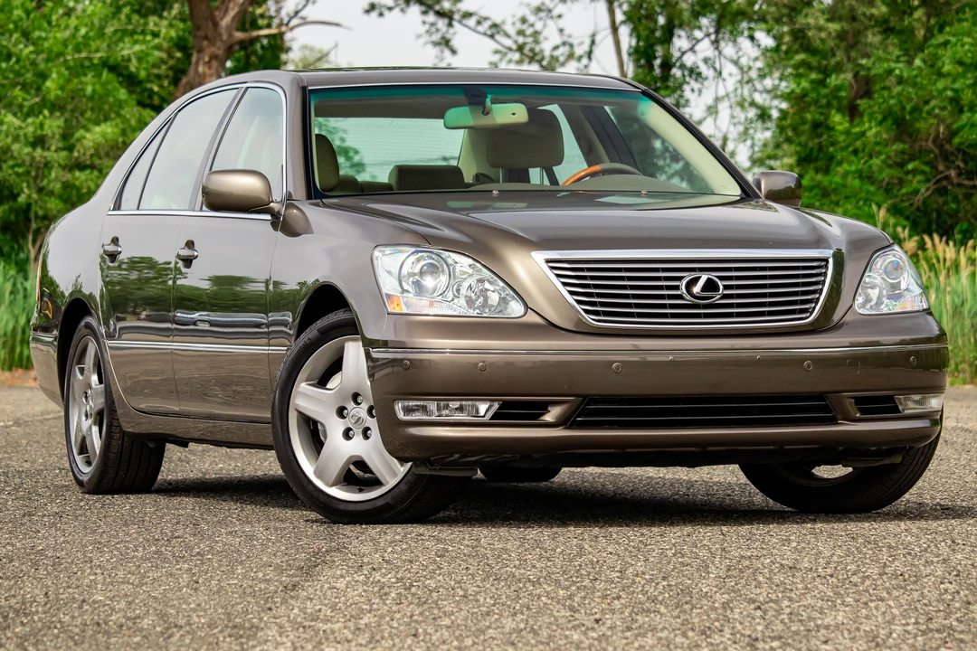 2005 Lexus LS 3rd Gen - Image 10 of 31
