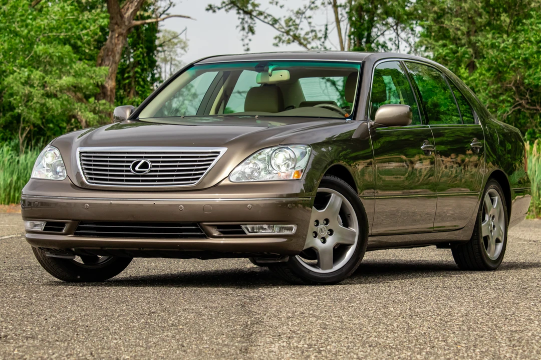 2005 Lexus LS 3rd Gen - Image 3 of 31