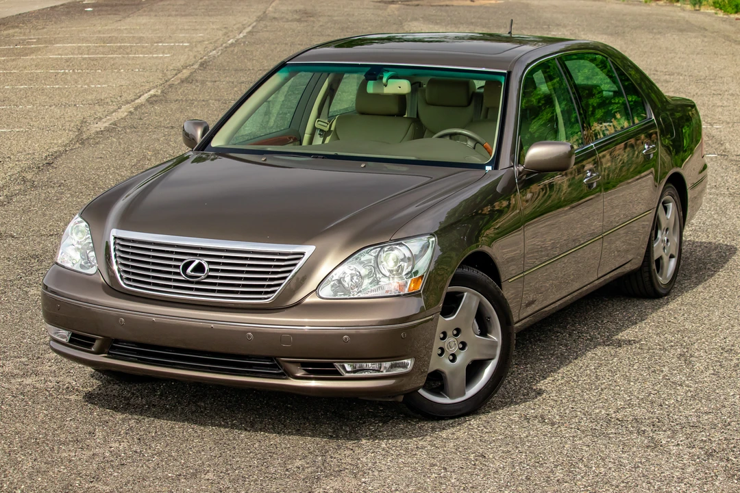 2005 Lexus LS 3rd Gen - Image 4 of 31
