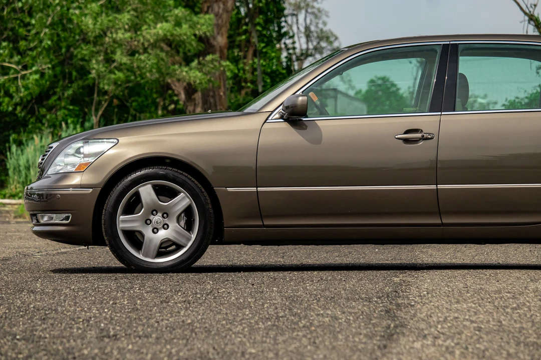 2005 Lexus LS 3rd Gen - Image 31 of 31