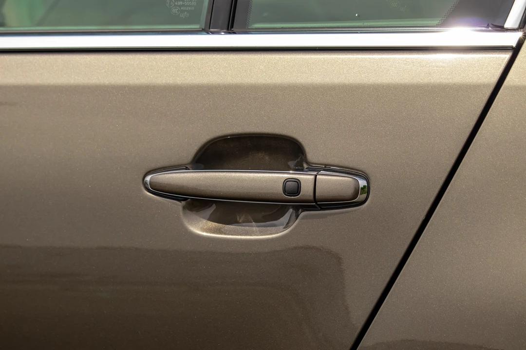 2005 Lexus LS 3rd Gen - Image 29 of 31