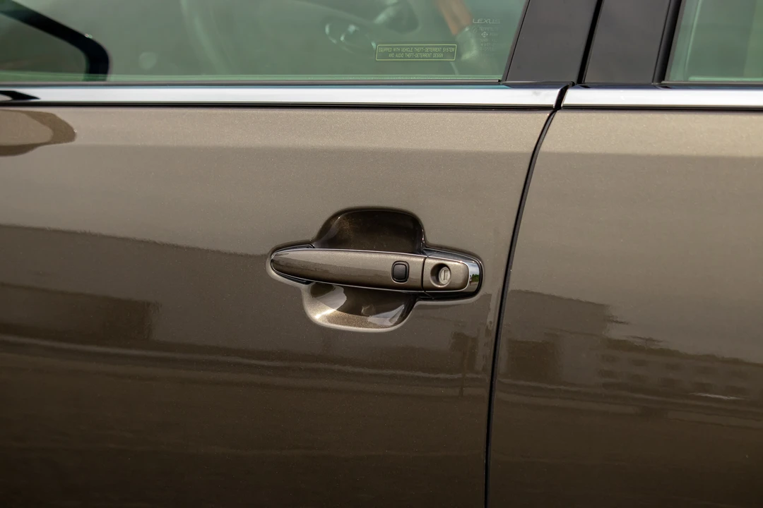 2005 Lexus LS 3rd Gen - Image 30 of 31