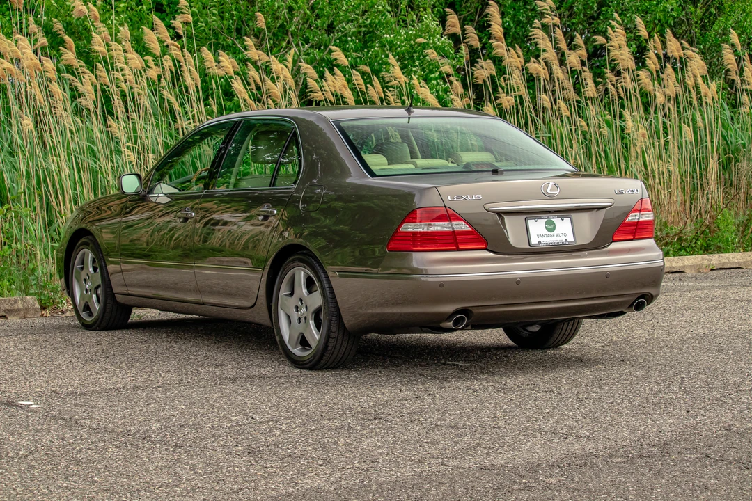 2005 Lexus LS 3rd Gen - Image 17 of 31
