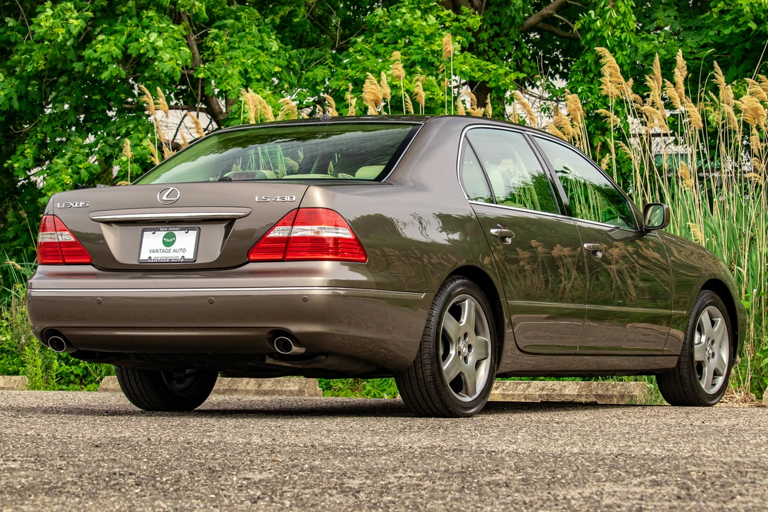 2005 Lexus LS 3rd Gen - Image 14 of 31