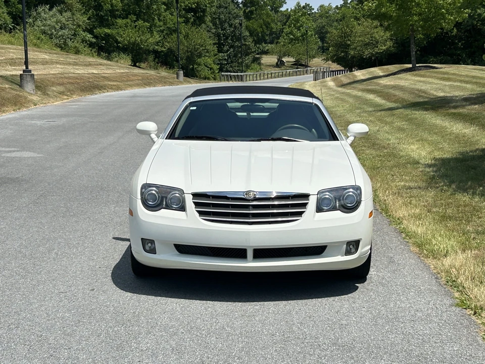 2006 Chrysler Crossfire - Image 9 of 31