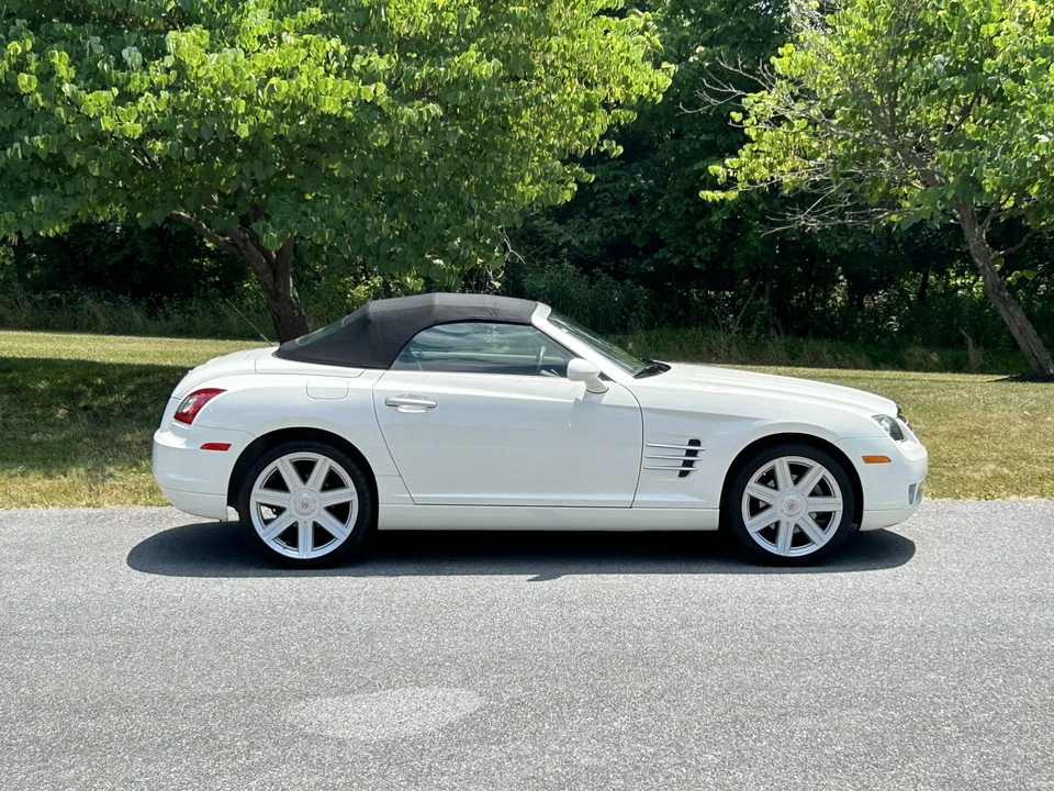 2006 Chrysler Crossfire - Image 29 of 31