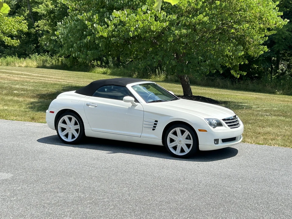 2006 Chrysler Crossfire - Image 27 of 31