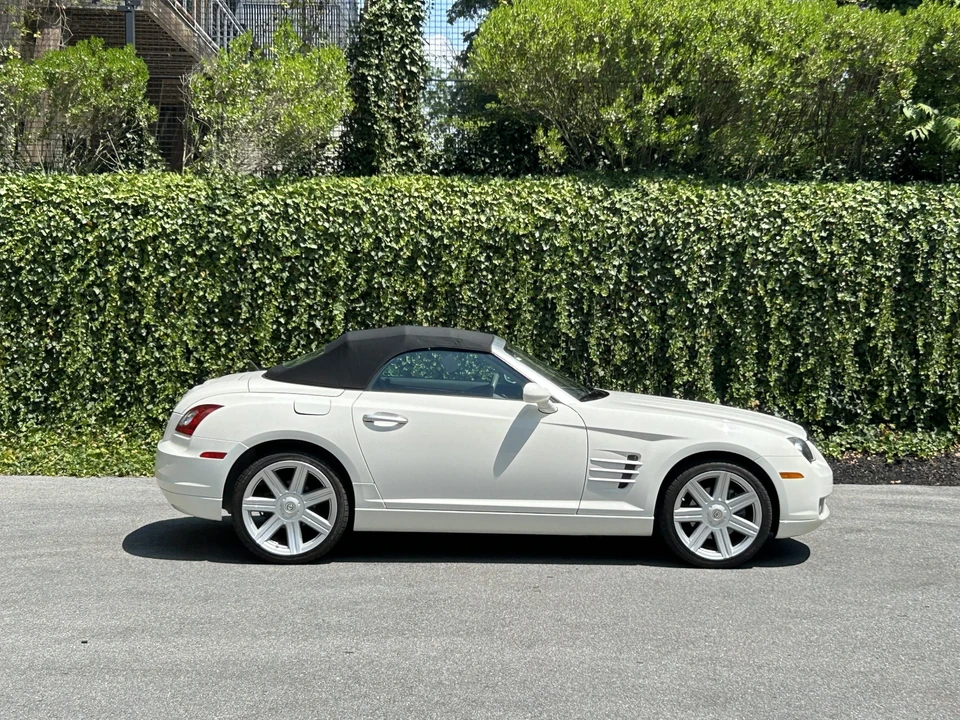 2006 Chrysler Crossfire - Image 26 of 31