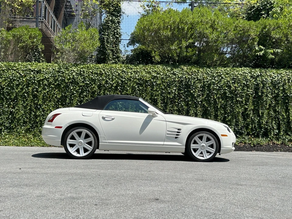 2006 Chrysler Crossfire - Image 25 of 31