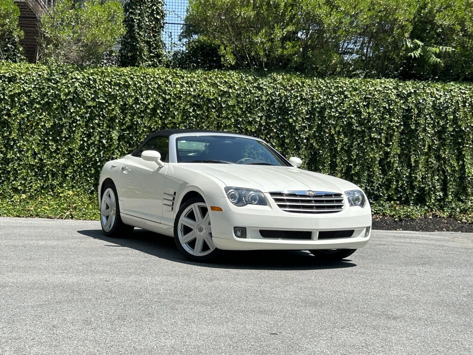2006 Chrysler Crossfire - Image 10 of 31