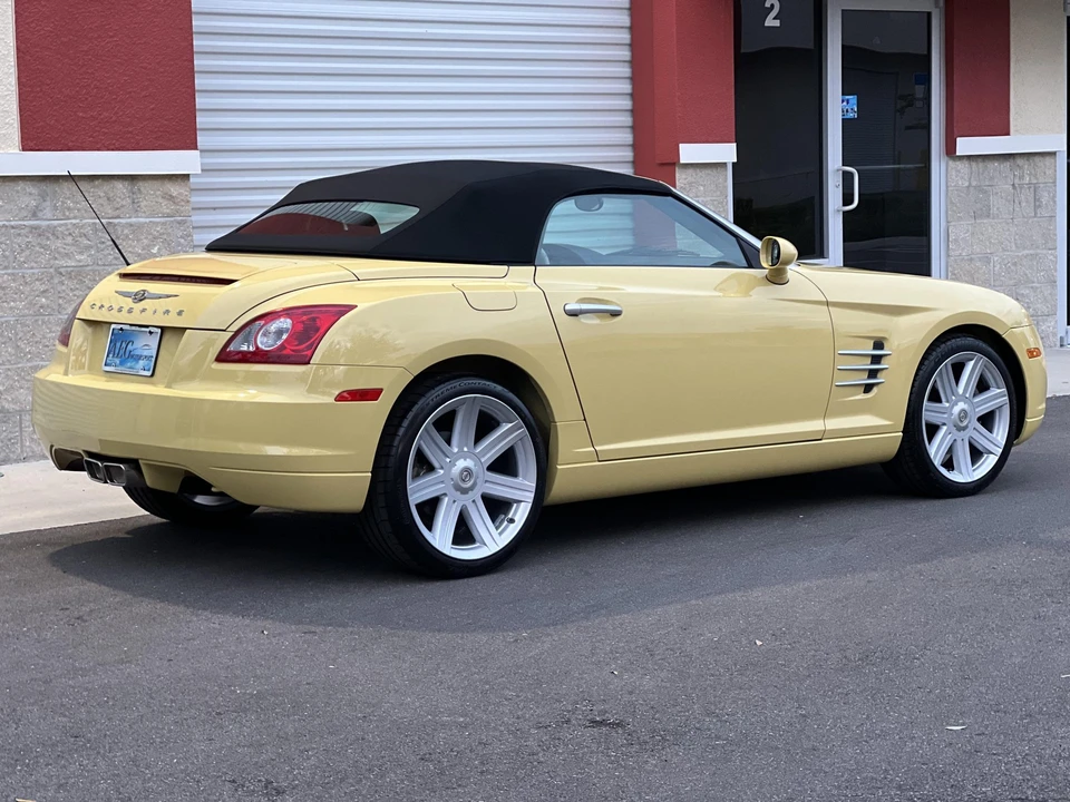 2006 Chrysler Crossfire - Image 28 of 31