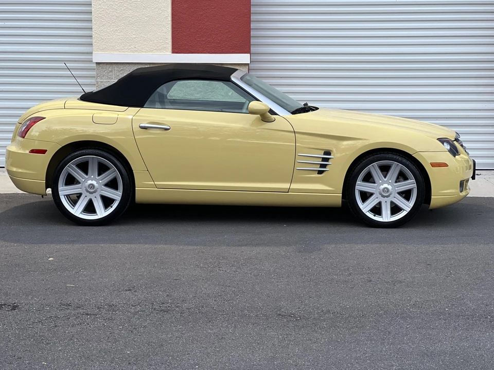 2006 Chrysler Crossfire - Image 26 of 31