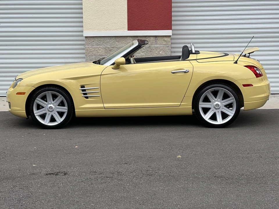 2006 Chrysler Crossfire - Image 2 of 31