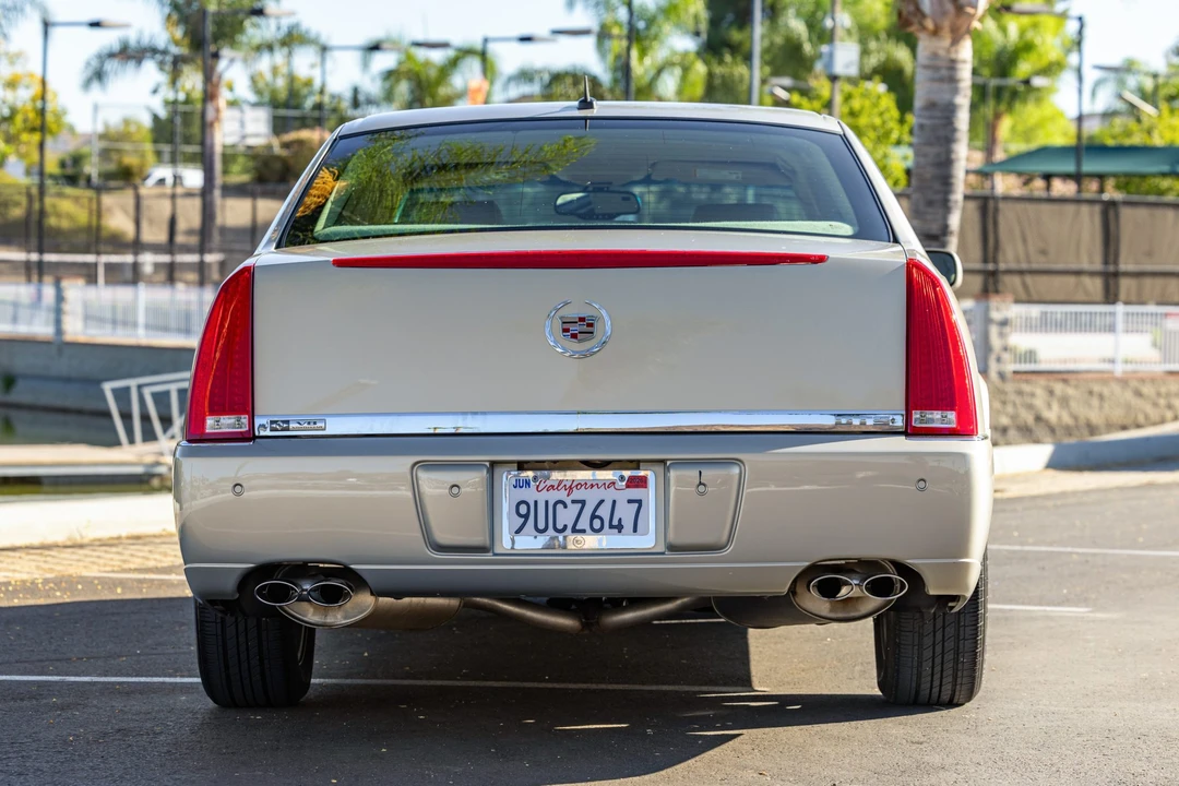 2007 Cadillac DTS - Image 7 of 31