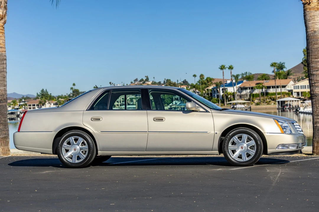 2007 Cadillac DTS - Image 5 of 31
