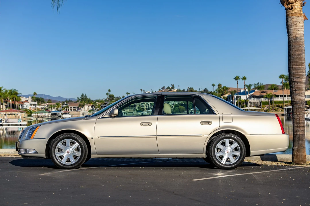 2007 Cadillac DTS - Image 9 of 31