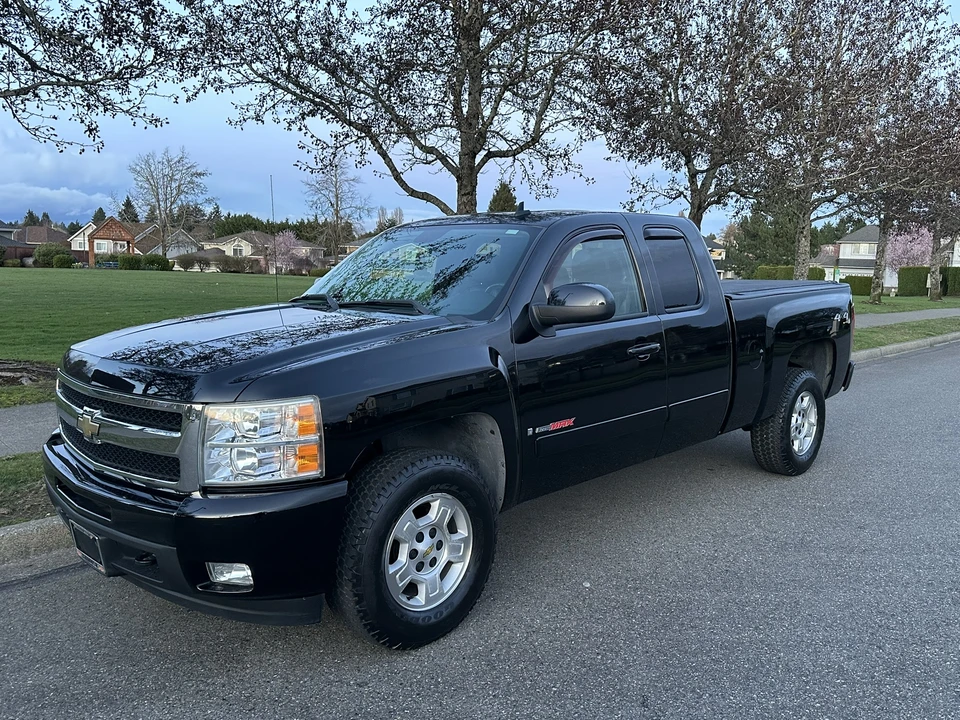 2007 Chevrolet Silverado 2nd Gen - Image 2 of 31