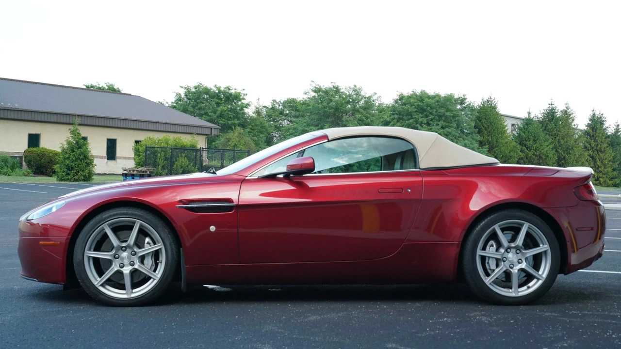 2008 Aston Martin V8 Vantage (2006-2017) - Image 27 of 31