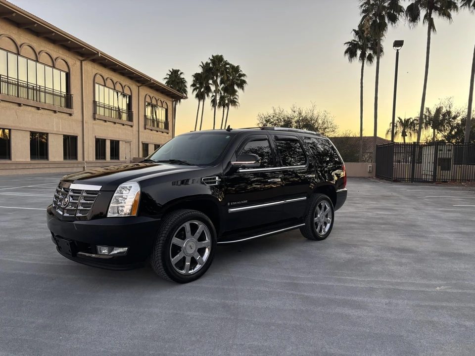 2008 Cadillac Escalade & EXT 3rd Gen - Image 4 of 31